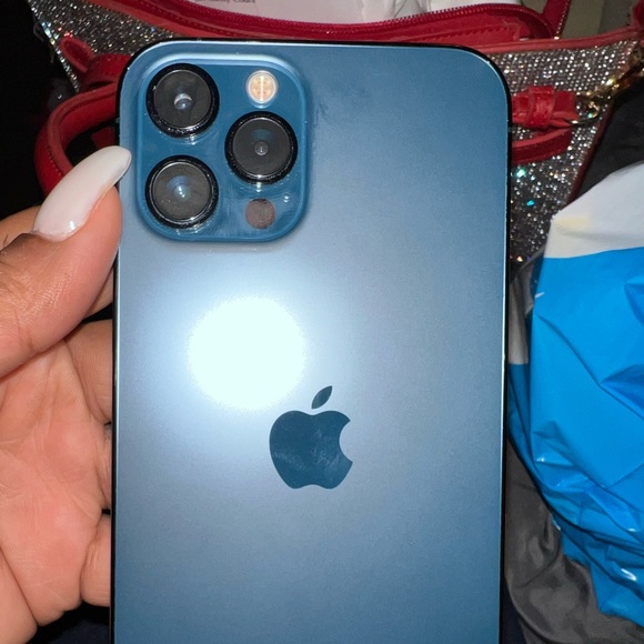 iPhone 12 Pro Max, no scratches, good as new, you can use ANY CARRIER - Picture 2 of 3